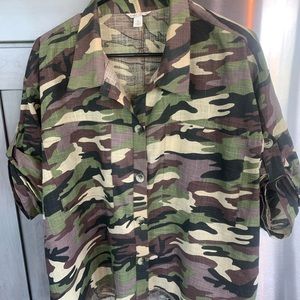 Cam button down top size xl